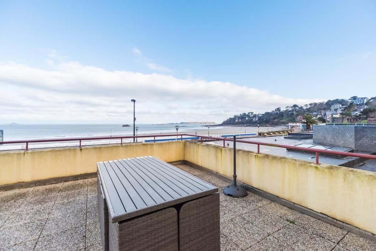 Grande Terrasse Vue Sur La De Trestraou Perros-Guirec